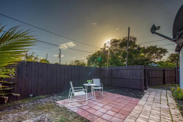 $1,650 | 629 South K Street, Unit 2, Lake Worth Beach, FL 33460