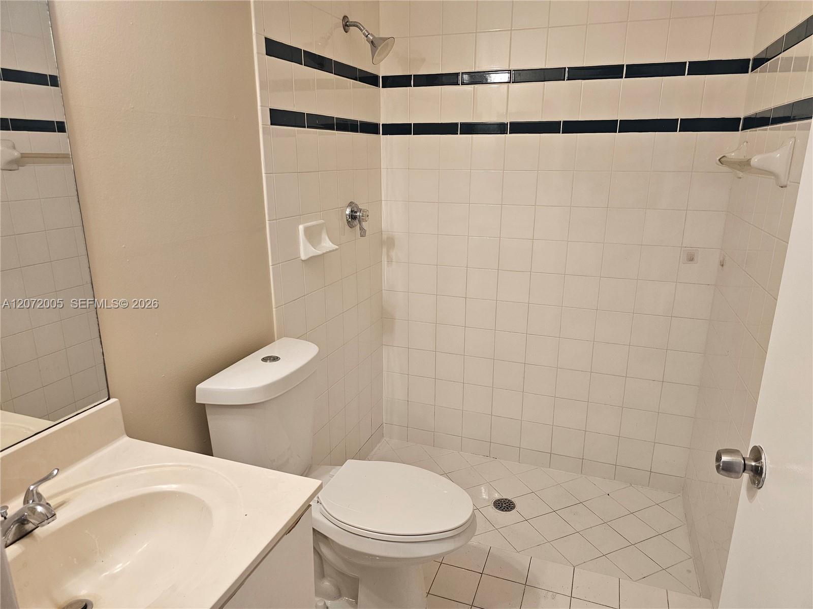 3860 Tree Top Road Cooper City, FL 33026 - Photo 15 of 29 2nd room bathroom