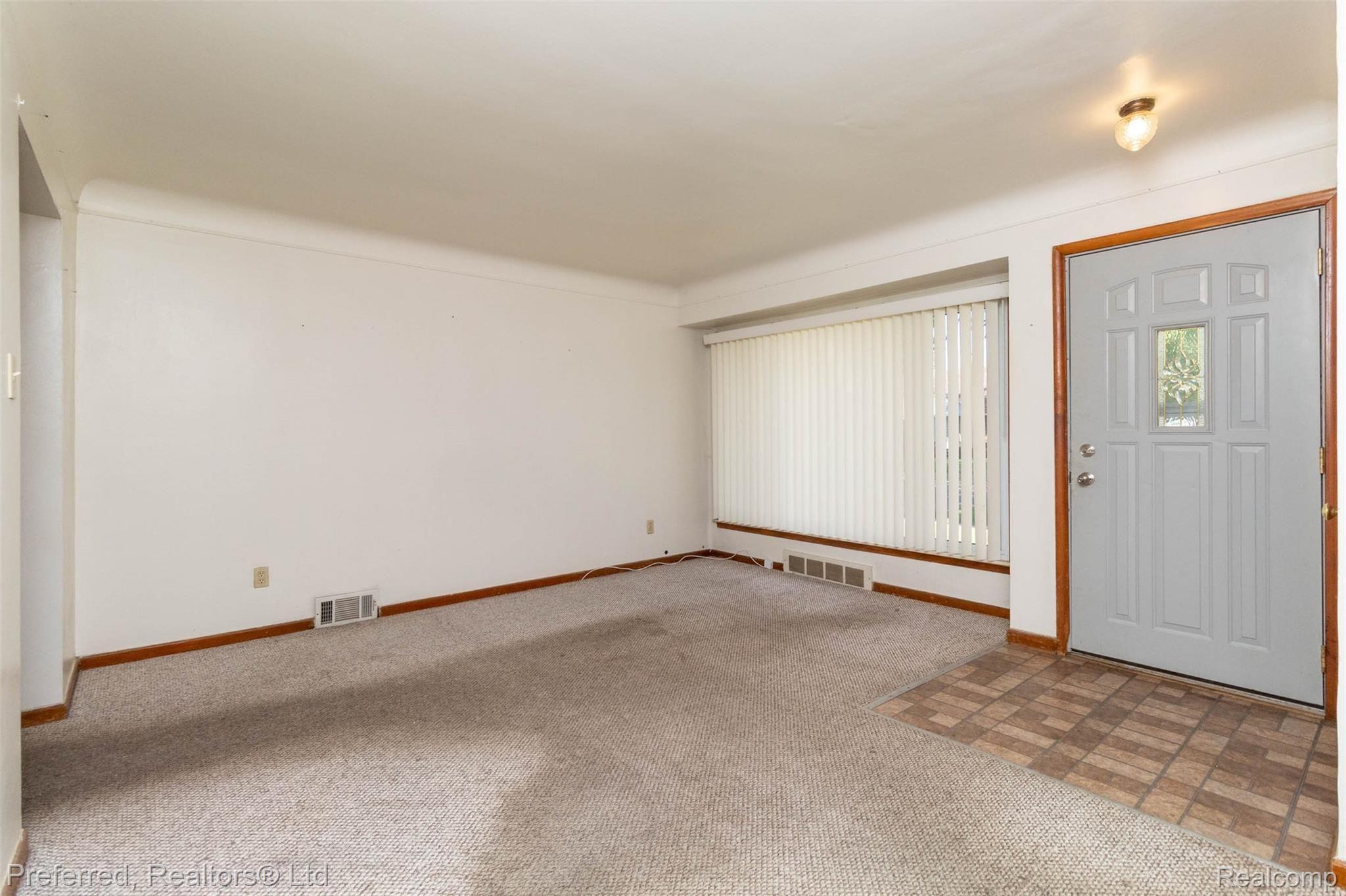 636 Sherbourne Street Inkster, MI 48141 - Photo 6 of 30 12.jpg