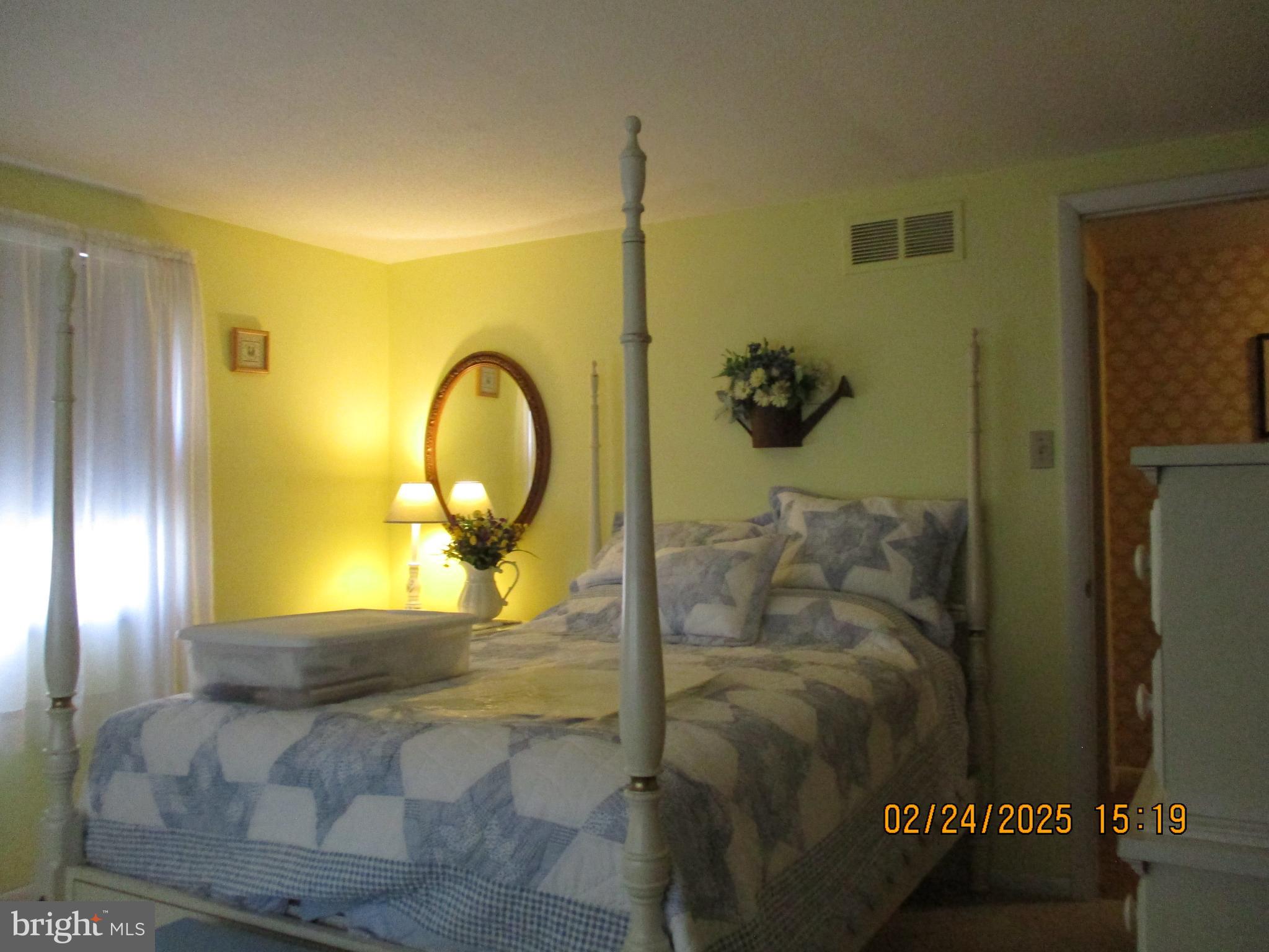 116 Lexington Road York, PA 17402 - Photo 36 of 69 a bathroom with a mirror