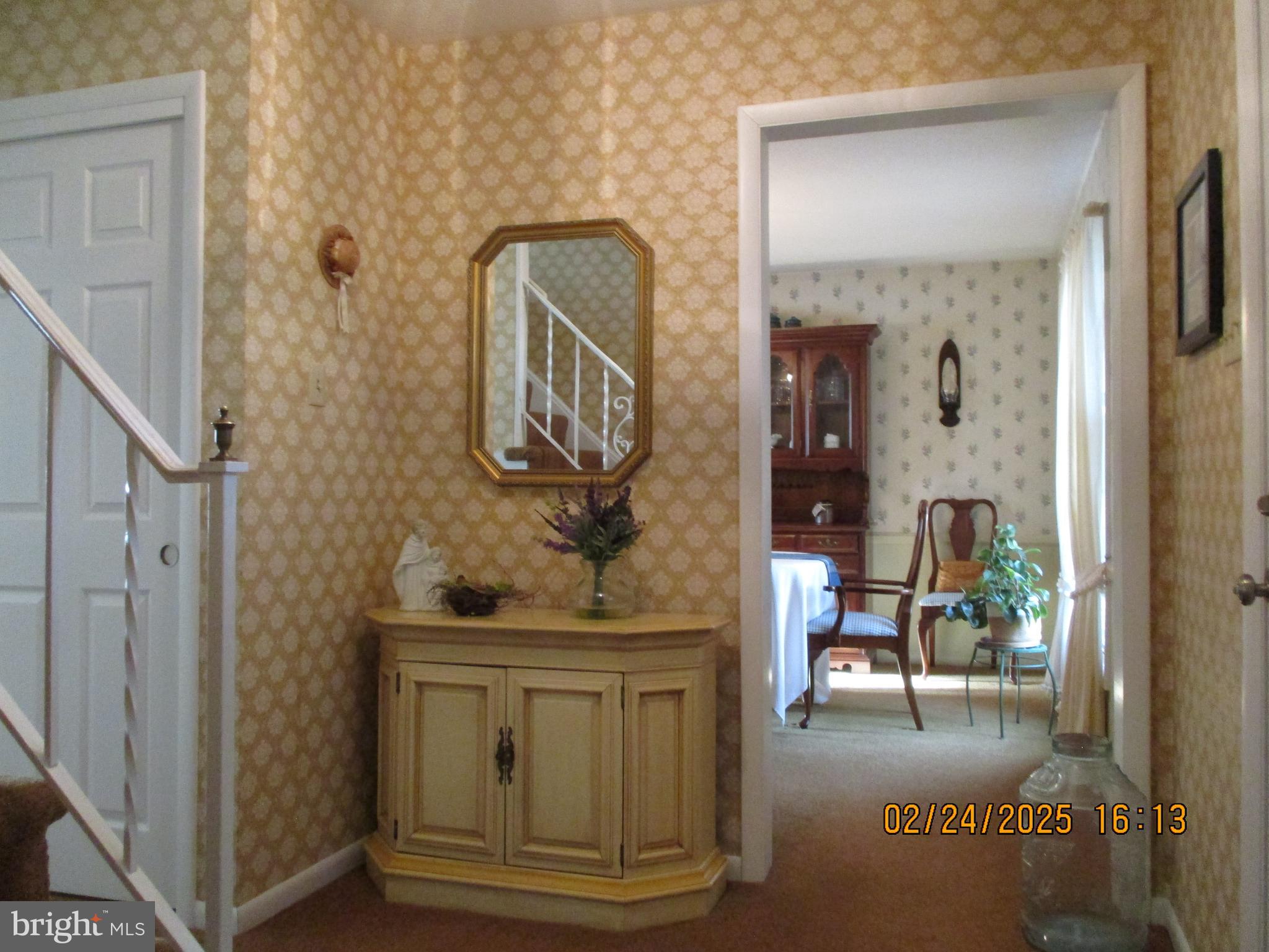 116 Lexington Road York, PA 17402 - Photo 10 of 69 Foyer entry to DR