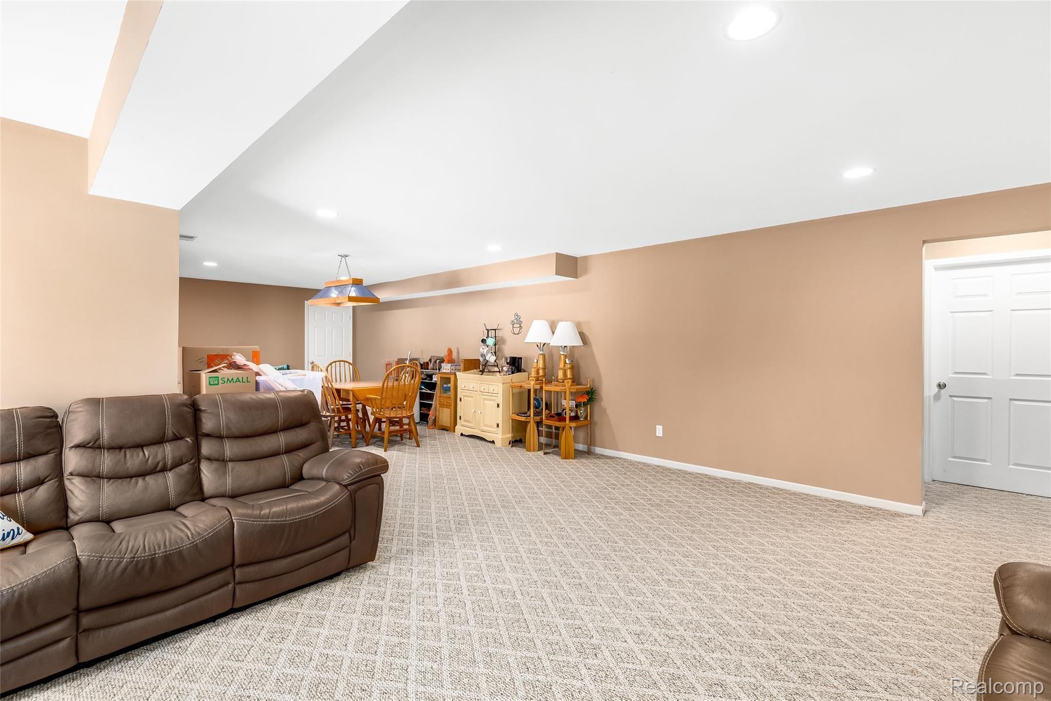 1499 Wiggins Road Fenton, MI 48430 - Photo 32 of 47 1499 Wiggins Road