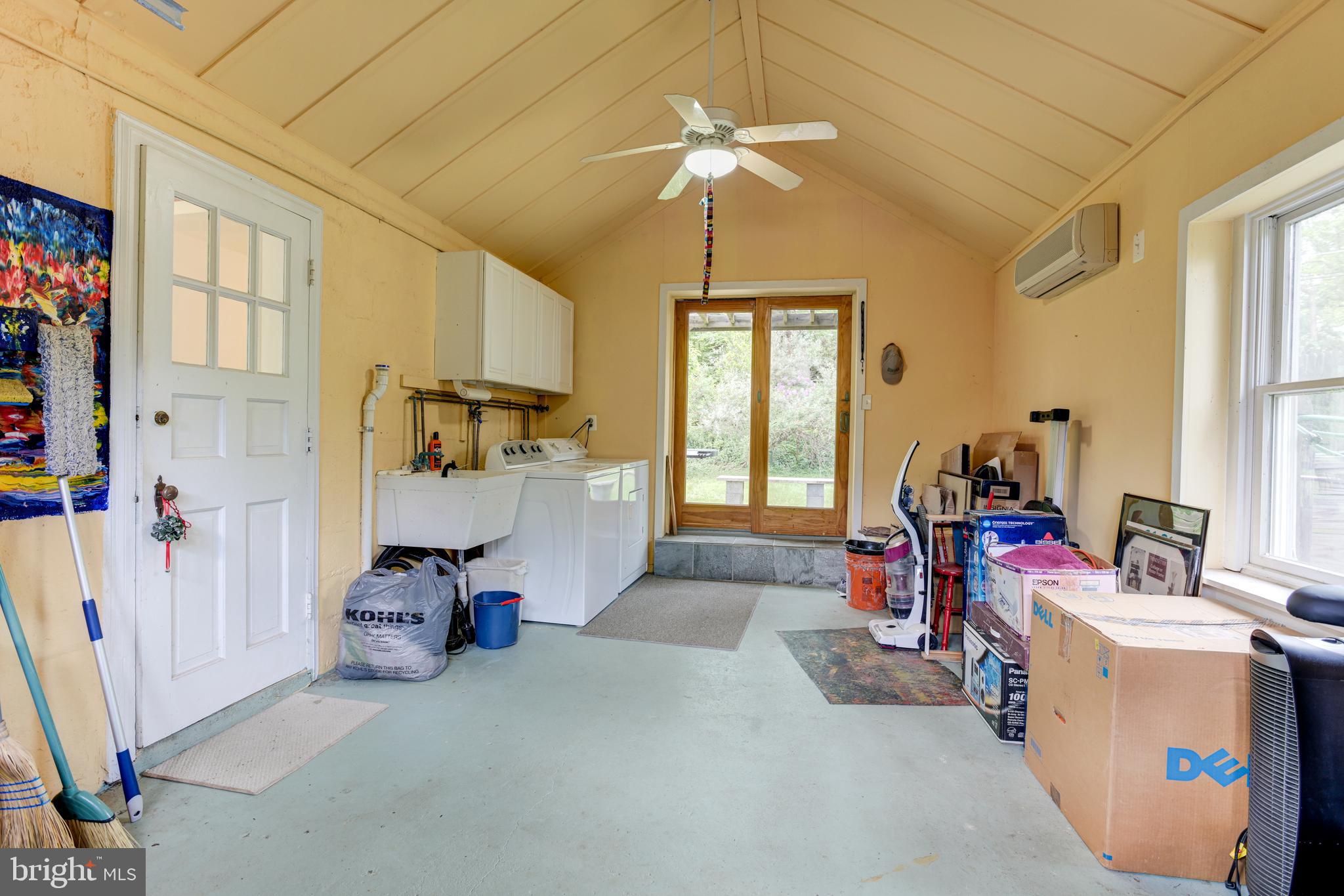 906 Weatherbee Road Towson, MD 21286 - Photo 22 of 42 Add some carpet and make this a family room