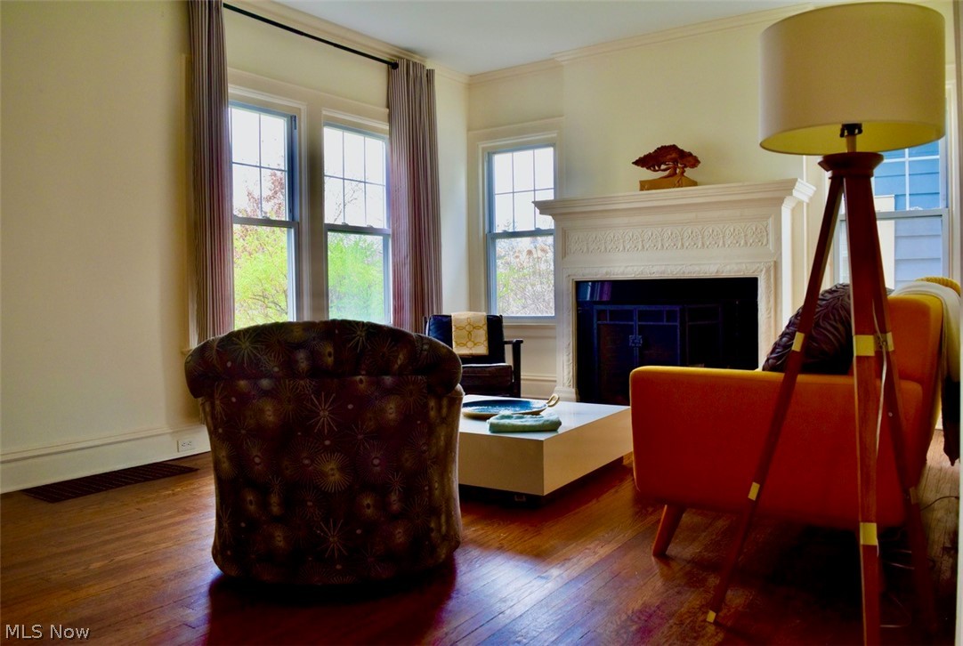 3181 Scarborough Road Cleveland, OH 44118 - Photo 5 of 27 Gallery Image 5
