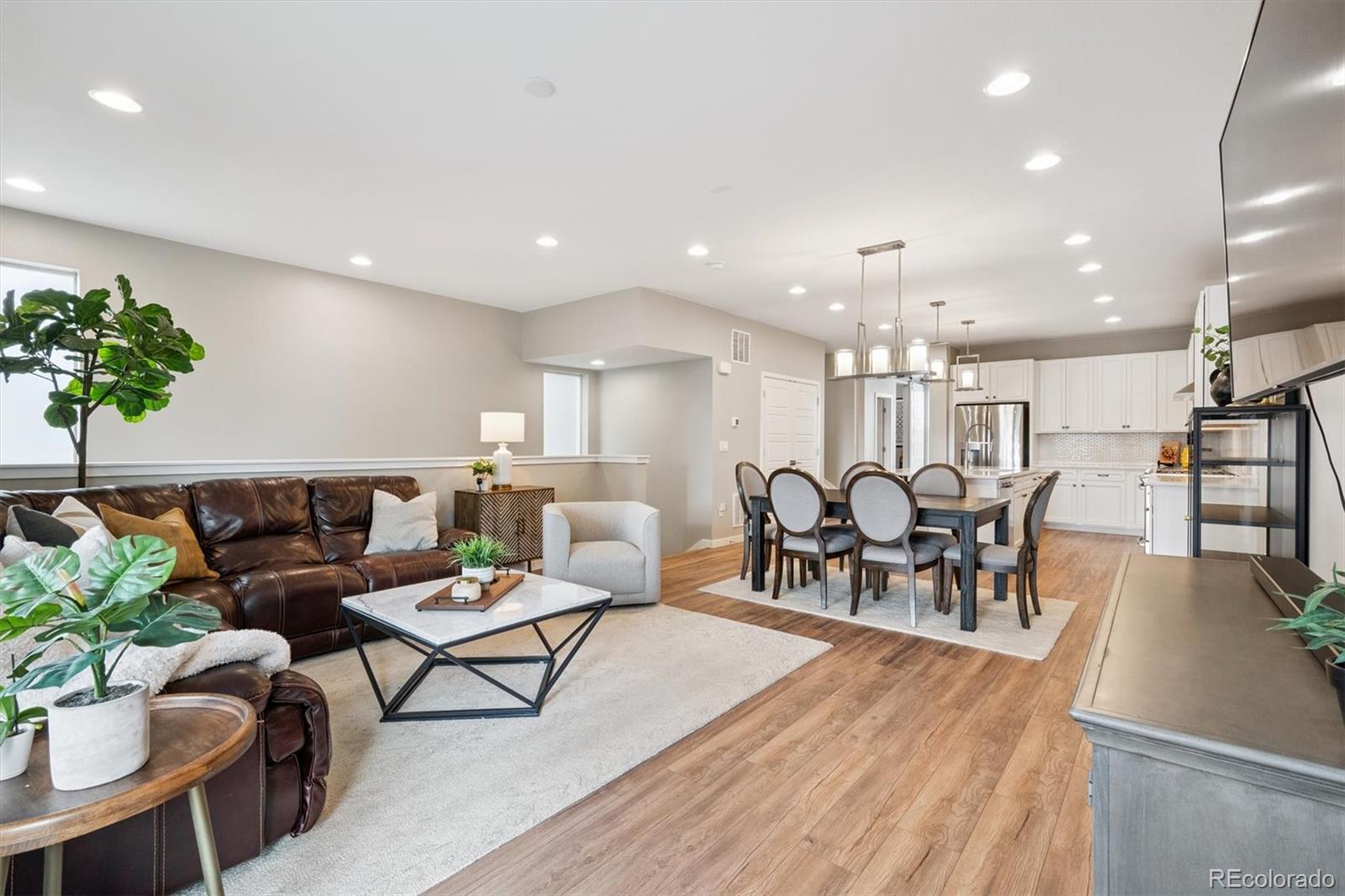 8883 Ramblestone Street Highlands Ranch, CO 80129 - Photo 8 of 39 Gallery Image 8