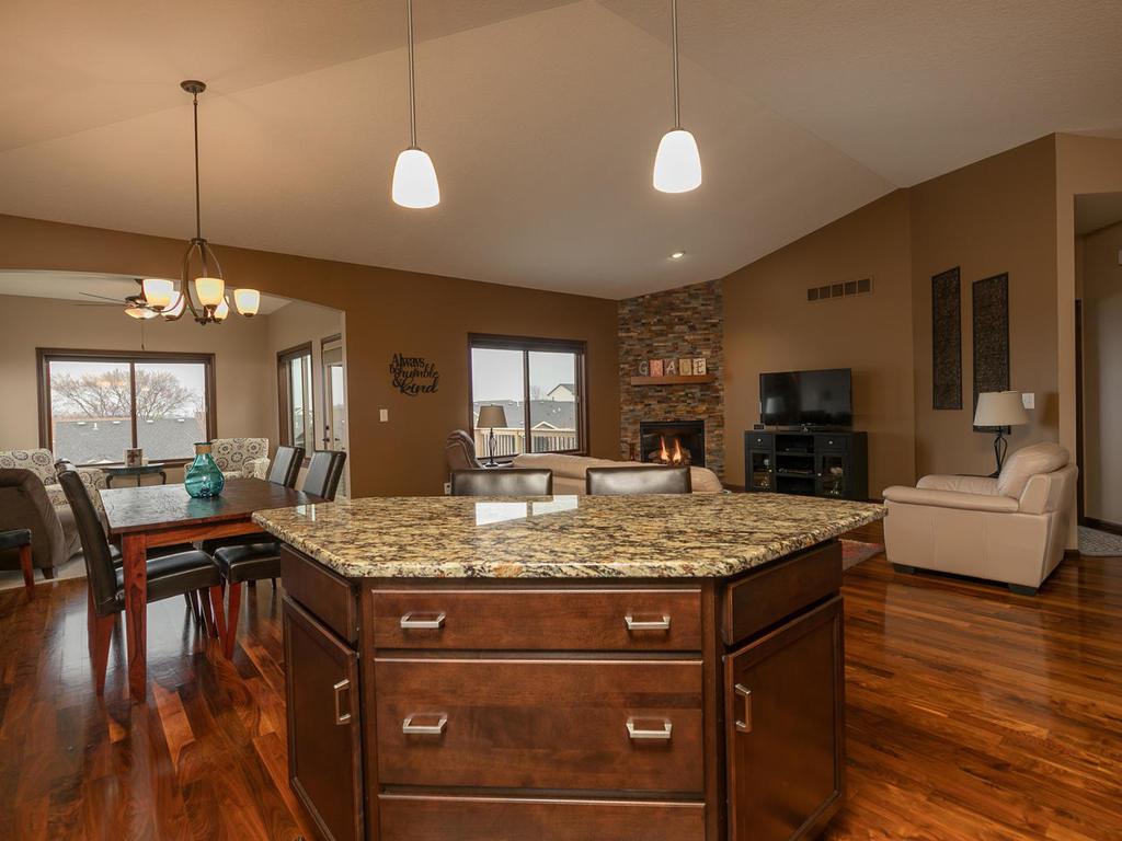929 Southern Pine Lane Southwest Rochester, MN 55902 - Photo 15 of 38