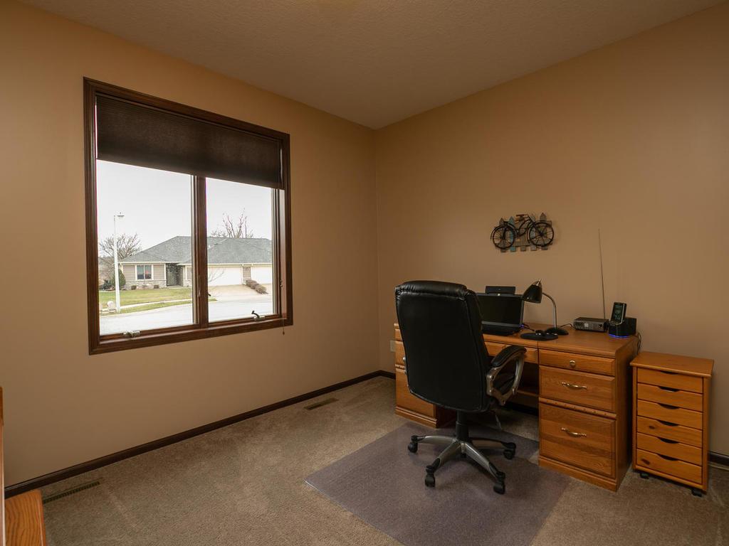 929 Southern Pine Lane Southwest Rochester, MN 55902 - Photo 20 of 38