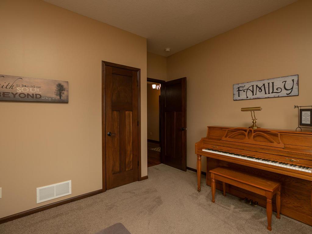 929 Southern Pine Lane Southwest Rochester, MN 55902 - Photo 21 of 38
