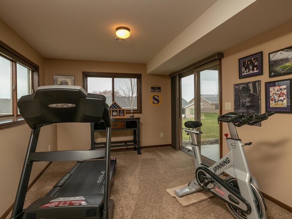 929 Southern Pine Lane Southwest Rochester, MN 55902 - Photo 26 of 38