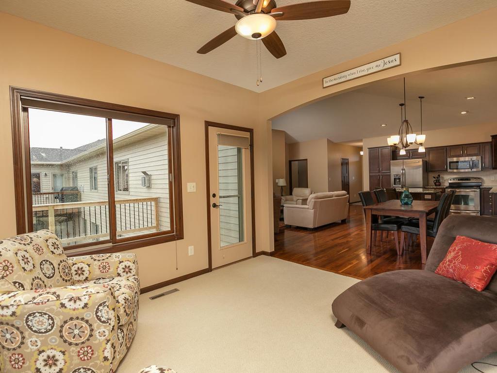 929 Southern Pine Lane Southwest Rochester, MN 55902 - Photo 10 of 38