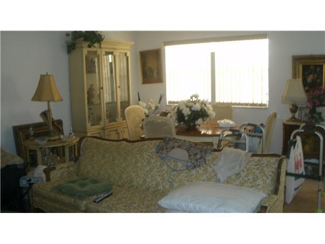 253 Saxony F, Unit 253 Delray Beach, FL 33484 - Photo 3 of 7 Additional Photo