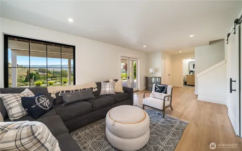 $1,749,998 | 203 Bluebell Lane, Chelan, WA 98816