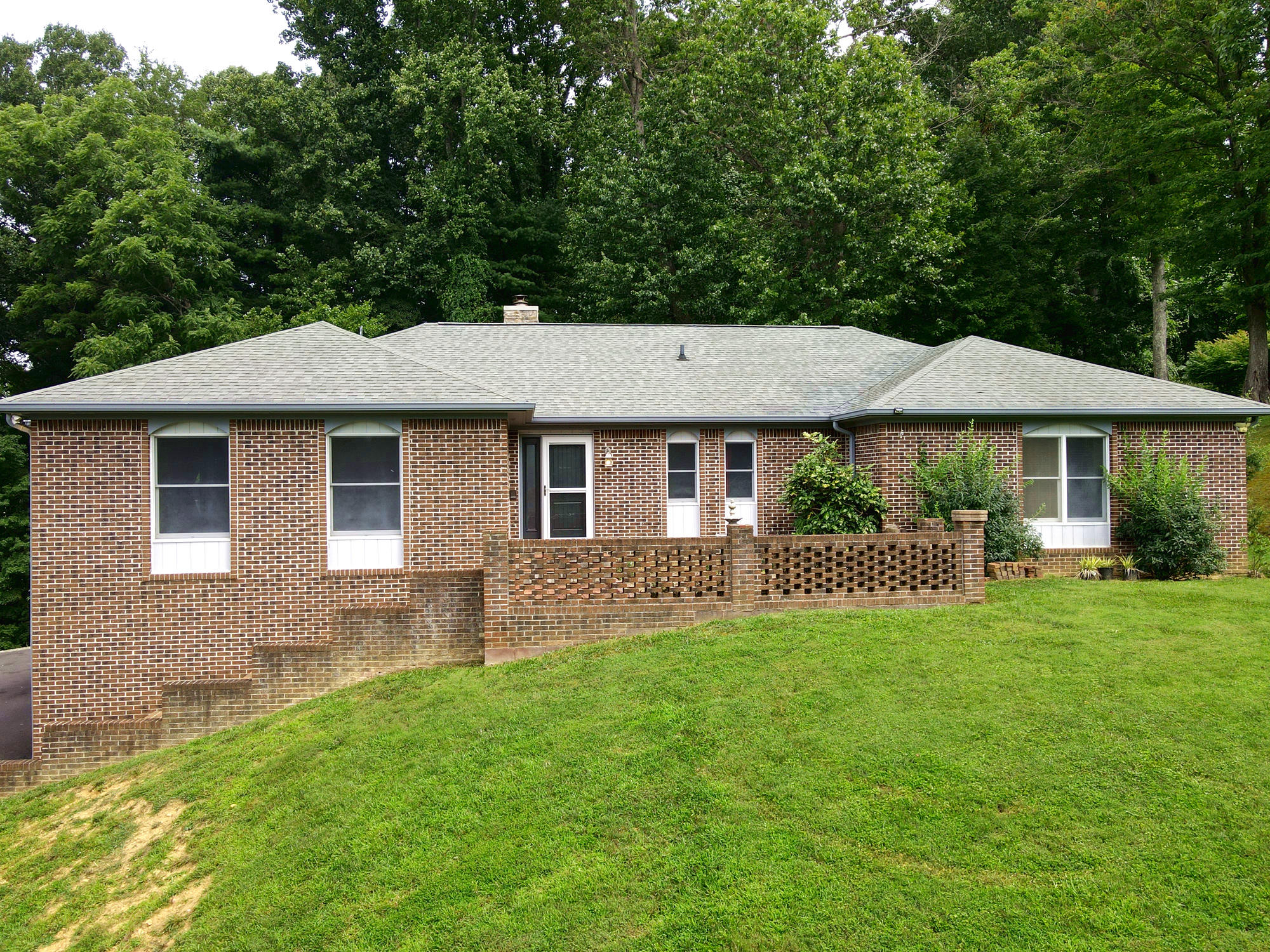 21329 Plantation Road Bristol, VA 24202 - Photo 1 of 50 home