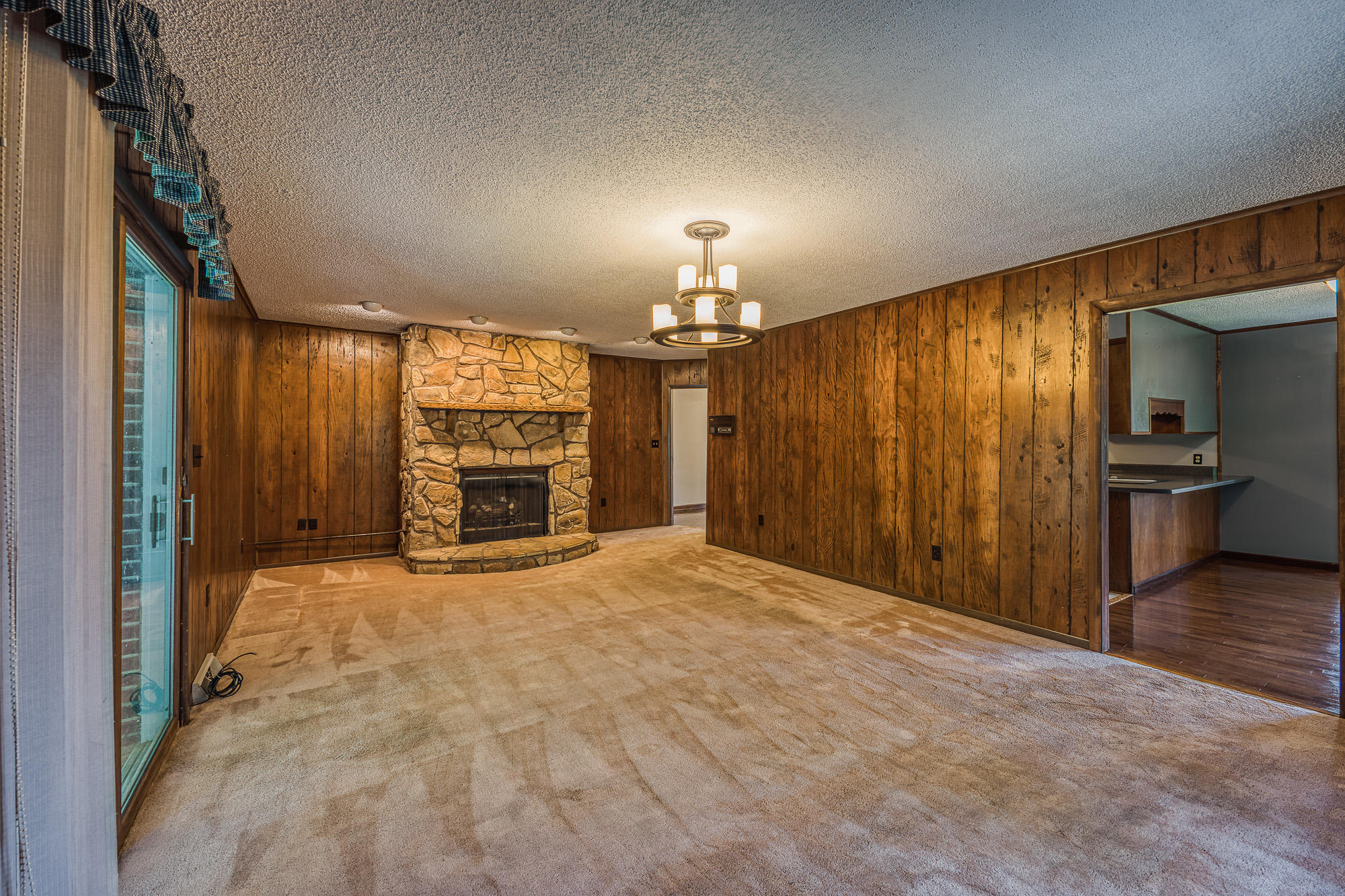 21329 Plantation Road Bristol, VA 24202 - Photo 13 of 50 21329PlantationRoadBristolVA-017