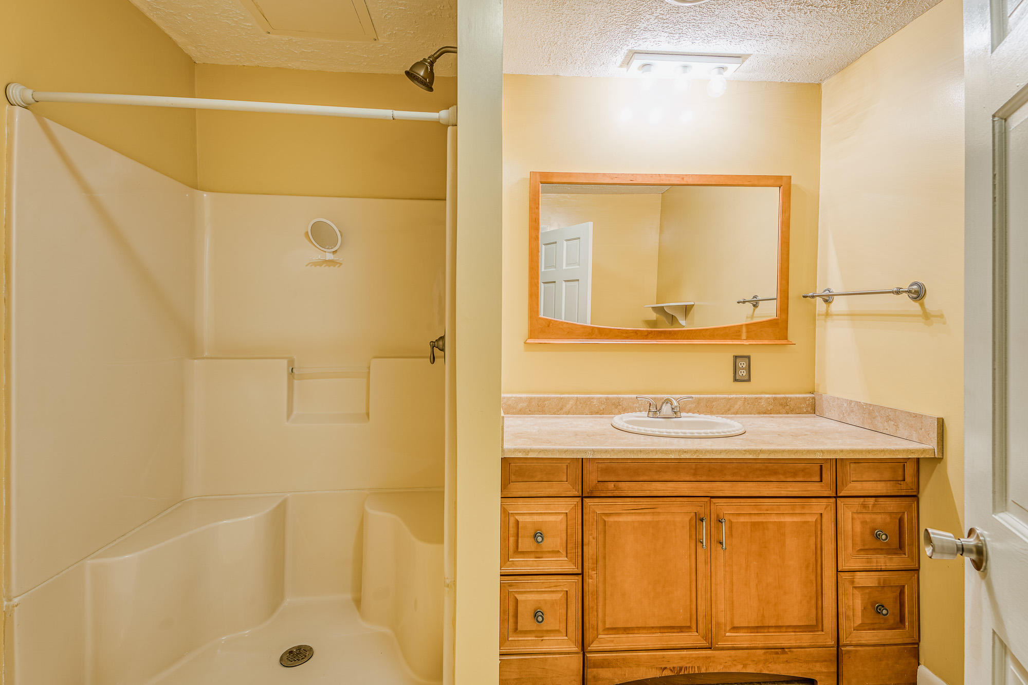 21329 Plantation Road Bristol, VA 24202 - Photo 33 of 50 21329PlantationRoadBristolVA-054
