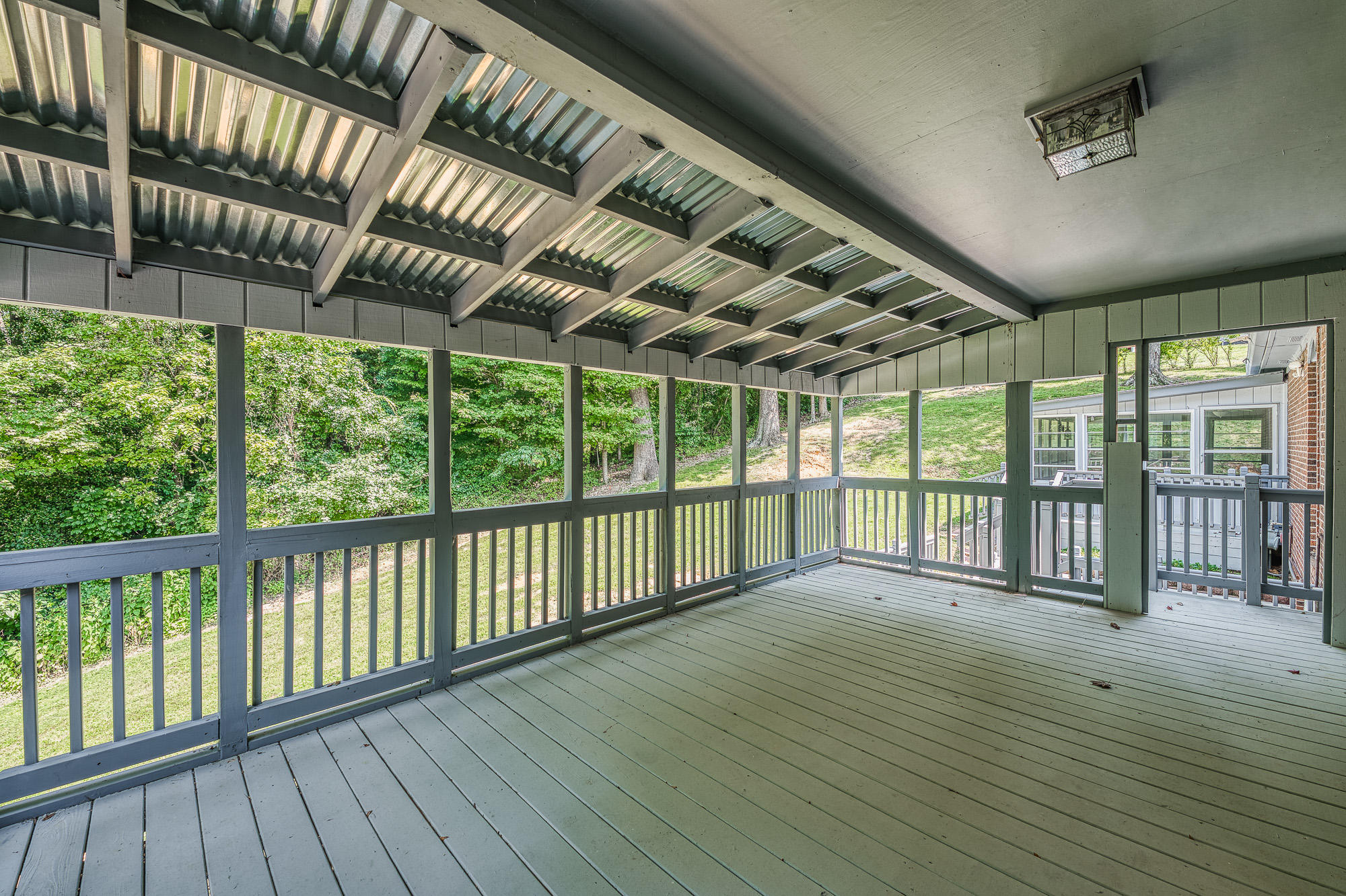 21329 Plantation Road Bristol, VA 24202 - Photo 34 of 50 21329PlantationRoadBristolVA-018