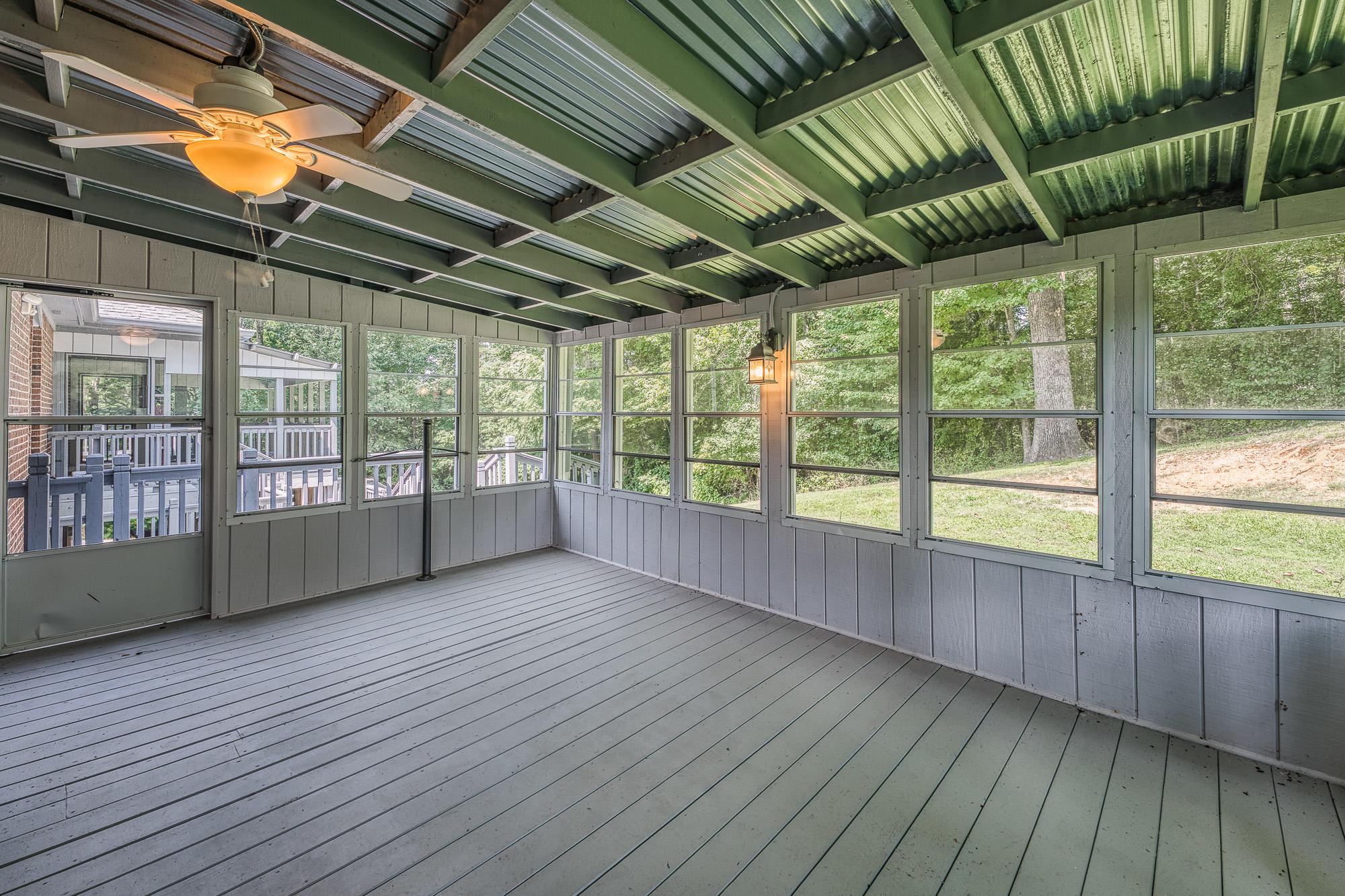21329 Plantation Road Bristol, VA 24202 - Photo 36 of 50 21329PlantationRoadBristolVA-033