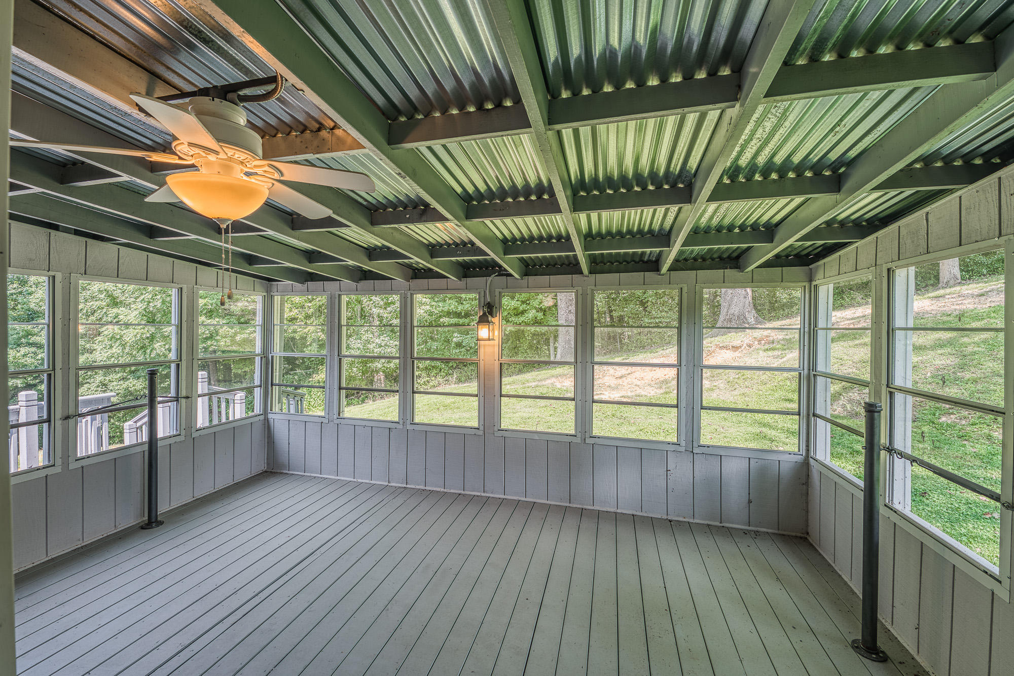 21329 Plantation Road Bristol, VA 24202 - Photo 37 of 50 21329PlantationRoadBristolVA-035