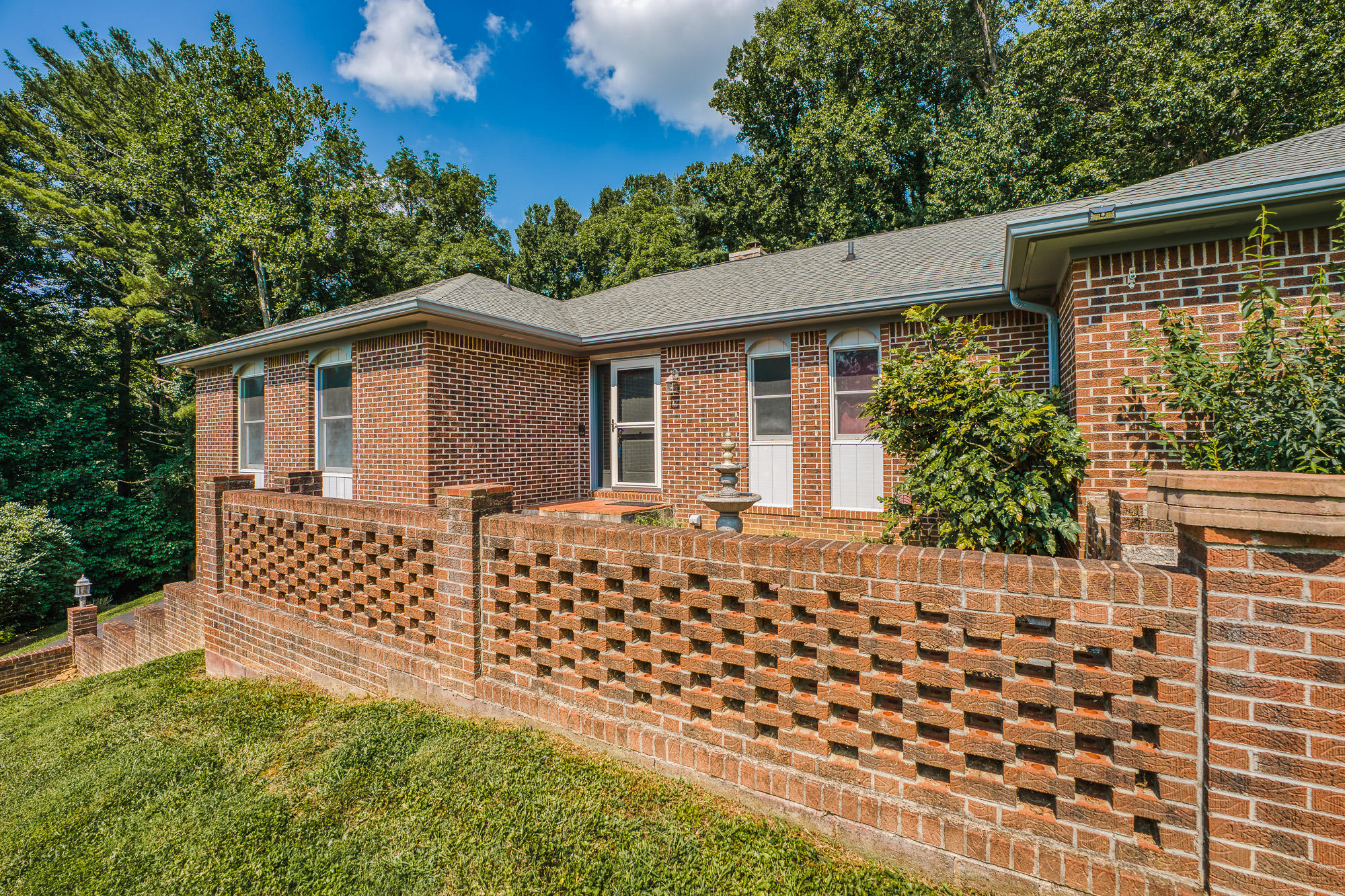 21329 Plantation Road Bristol, VA 24202 - Photo 39 of 50 21329PlantationRoadBristolVA-066