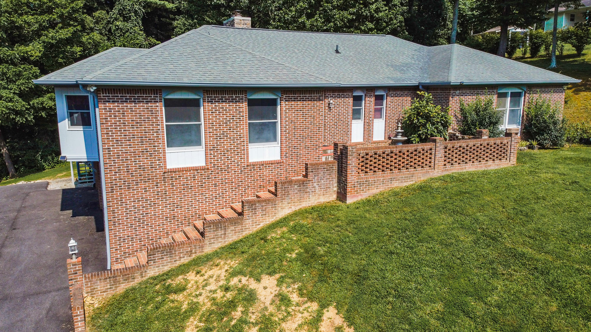 21329 Plantation Road Bristol, VA 24202 - Photo 48 of 50 21329PlantationRoadBristolVA-083