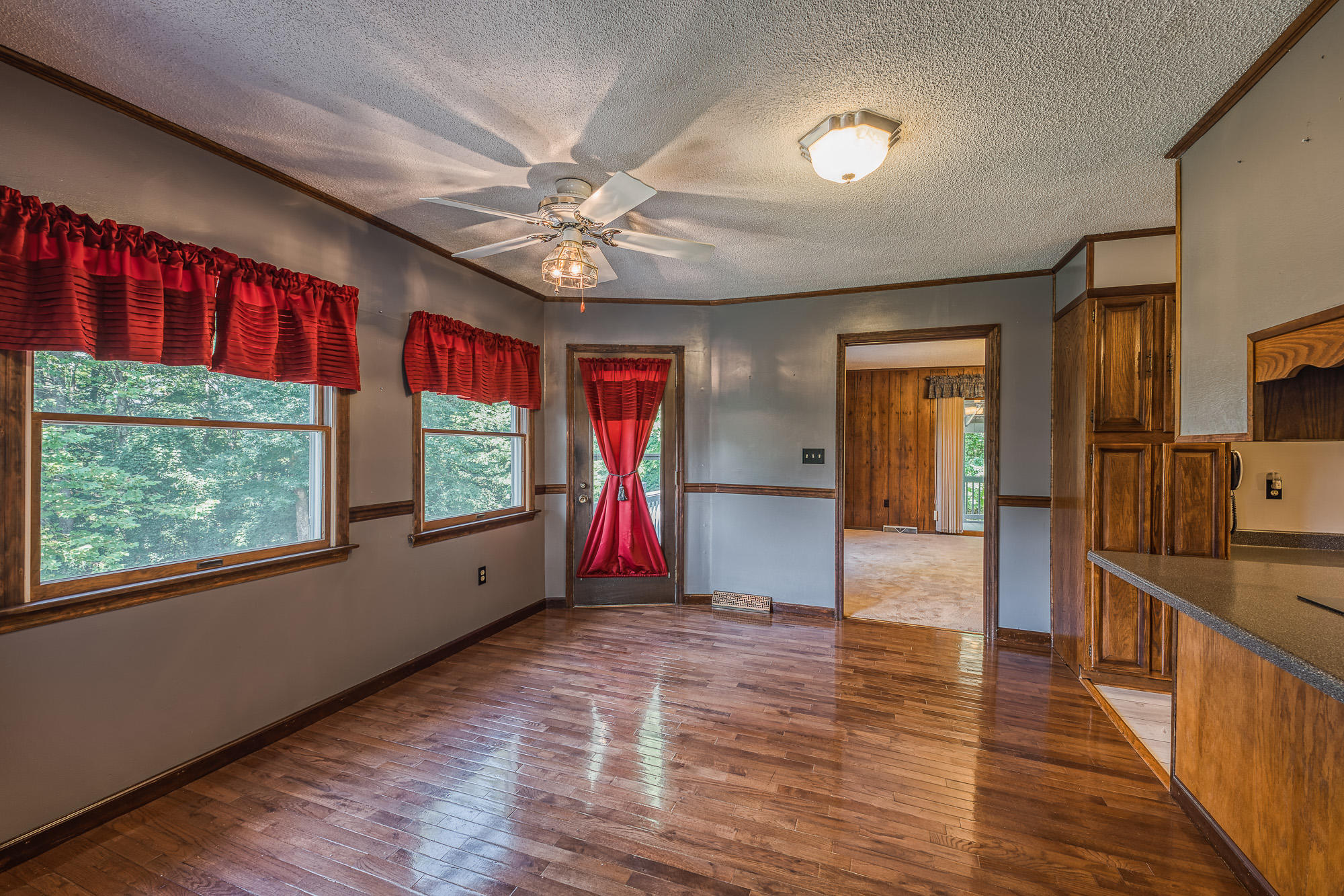 21329 Plantation Road Bristol, VA 24202 - Photo 10 of 50 21329PlantationRoadBristolVA-006