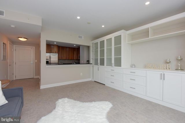 $450,000 | 2050 Jamieson Avenue, Unit 1002, Alexandria, VA 22314