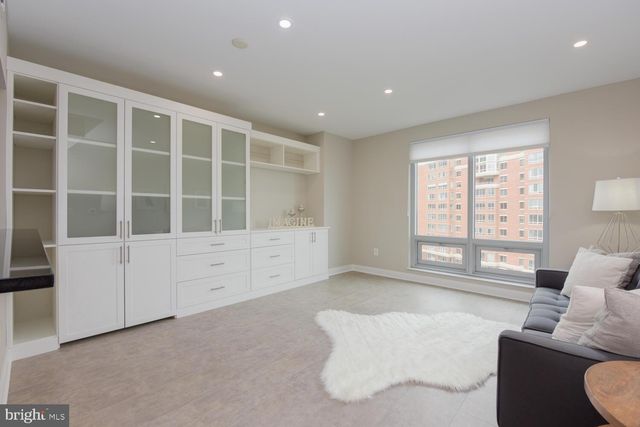 $450,000 | 2050 Jamieson Avenue, Unit 1002, Alexandria, VA 22314