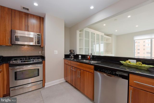 $450,000 | 2050 Jamieson Avenue, Unit 1002, Alexandria, VA 22314