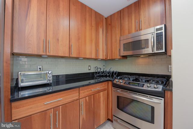 $450,000 | 2050 Jamieson Avenue, Unit 1002, Alexandria, VA 22314