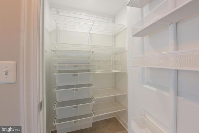 $450,000 | 2050 Jamieson Avenue, Unit 1002, Alexandria, VA 22314