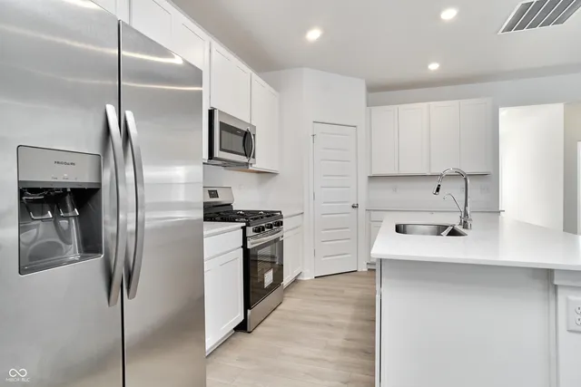 $2,800 | 411 West Michigan Street, Fortville, IN 46040