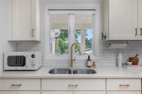 $1,495,000 | 104 Kay Boulevard, Newport, RI 02840