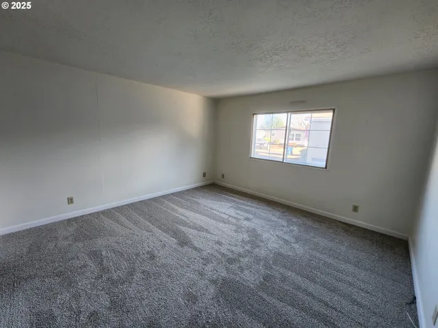 $122,999 | 1500 Gabriela Court Northeast, Salem, OR 97301