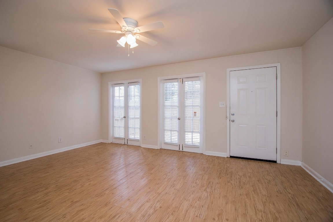 1741 Commonwealth Street Houston, TX 77006 - Photo 2 of 11