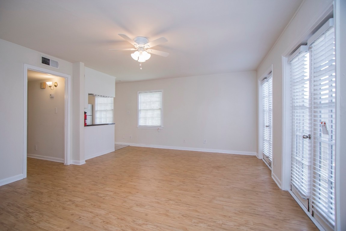 1741 Commonwealth Street Houston, TX 77006 - Photo 4 of 11