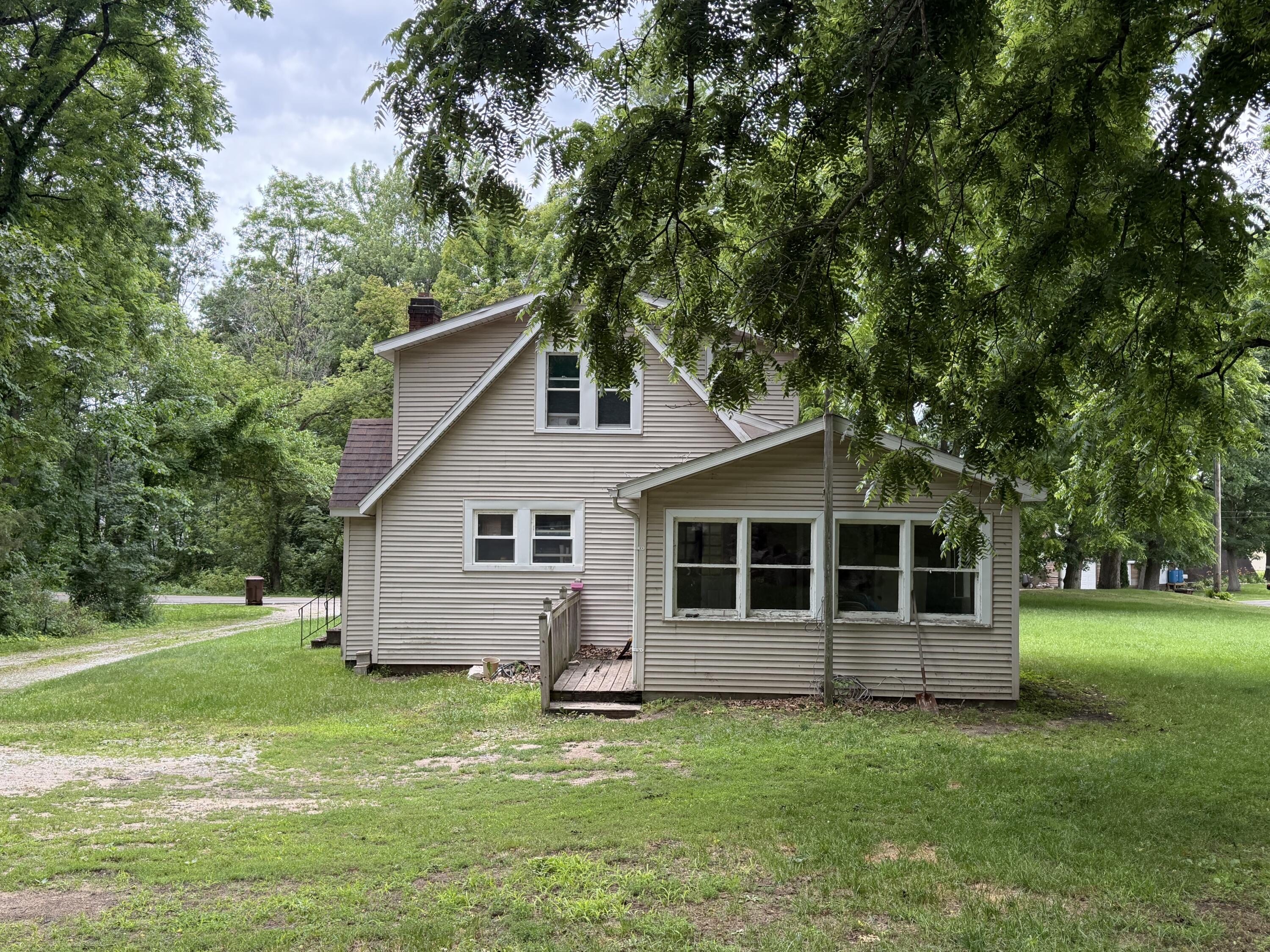 1615 Gilletts Lake Road Jackson, MI 49201 - Photo 3 of 12 IMG_6244