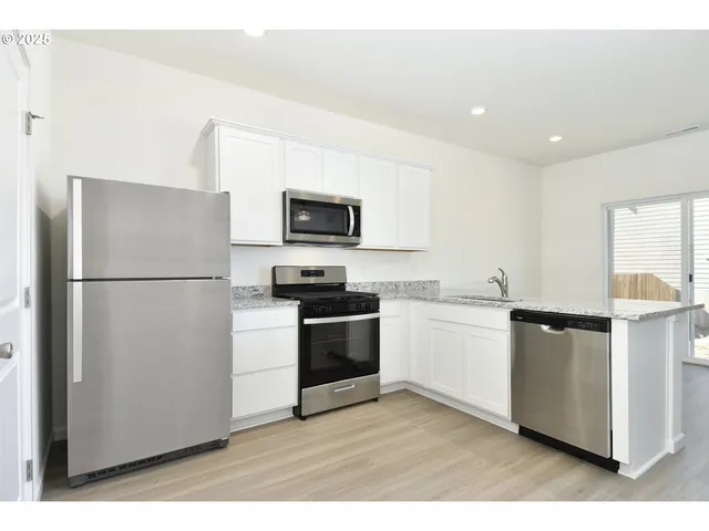 $499,900 | 3901 Southwest Duniway Lane, Gresham, OR 97080