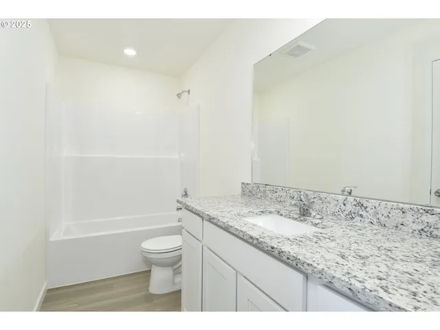 $499,900 | 3901 Southwest Duniway Lane, Gresham, OR 97080