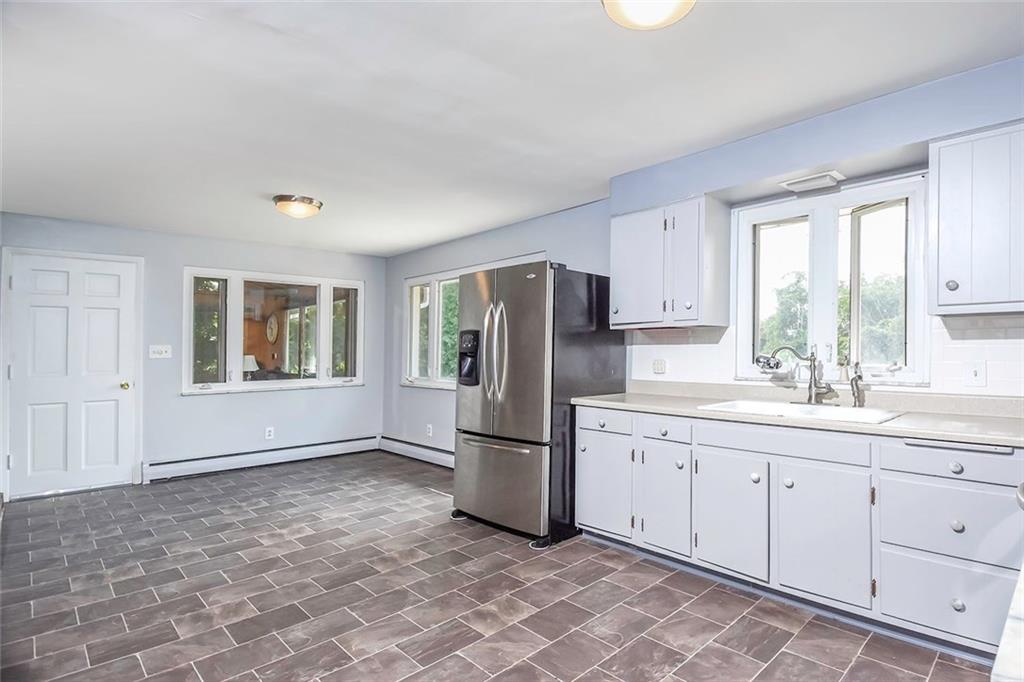 91 Ewing Road McKees Rocks, PA 15136 - Photo 5 of 25