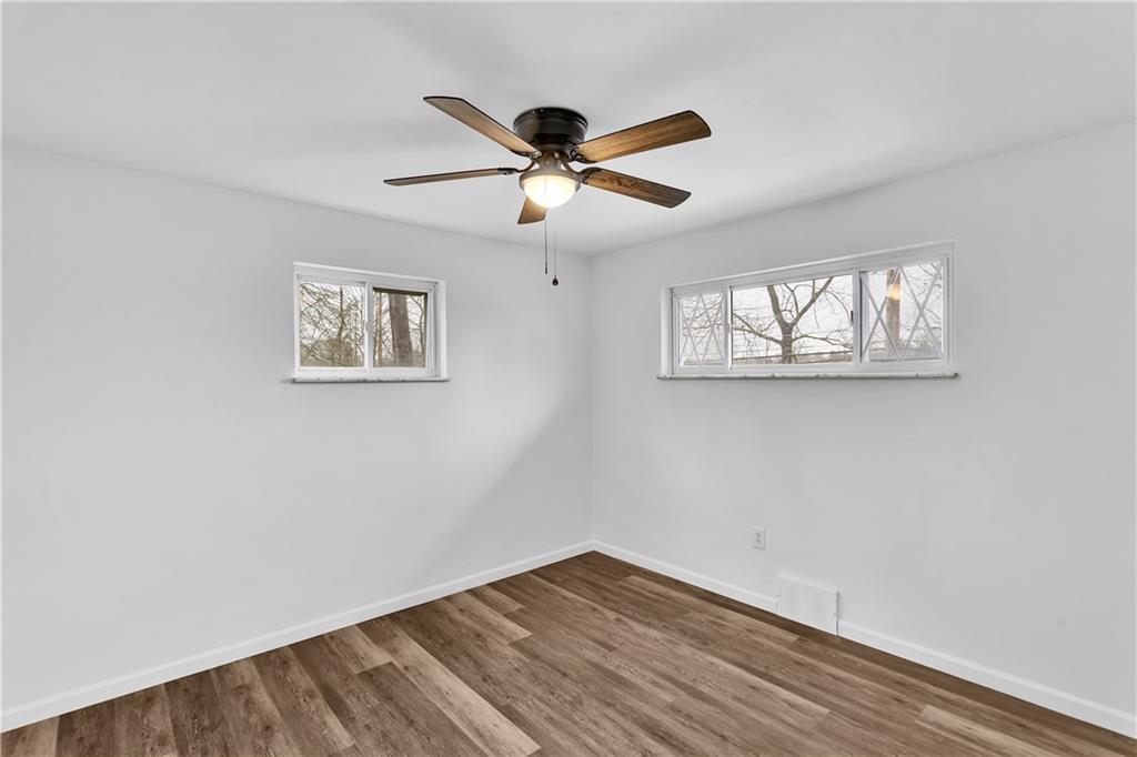 2945 Strachan Avenue Pittsburgh, PA 15216 - Photo 8 of 11