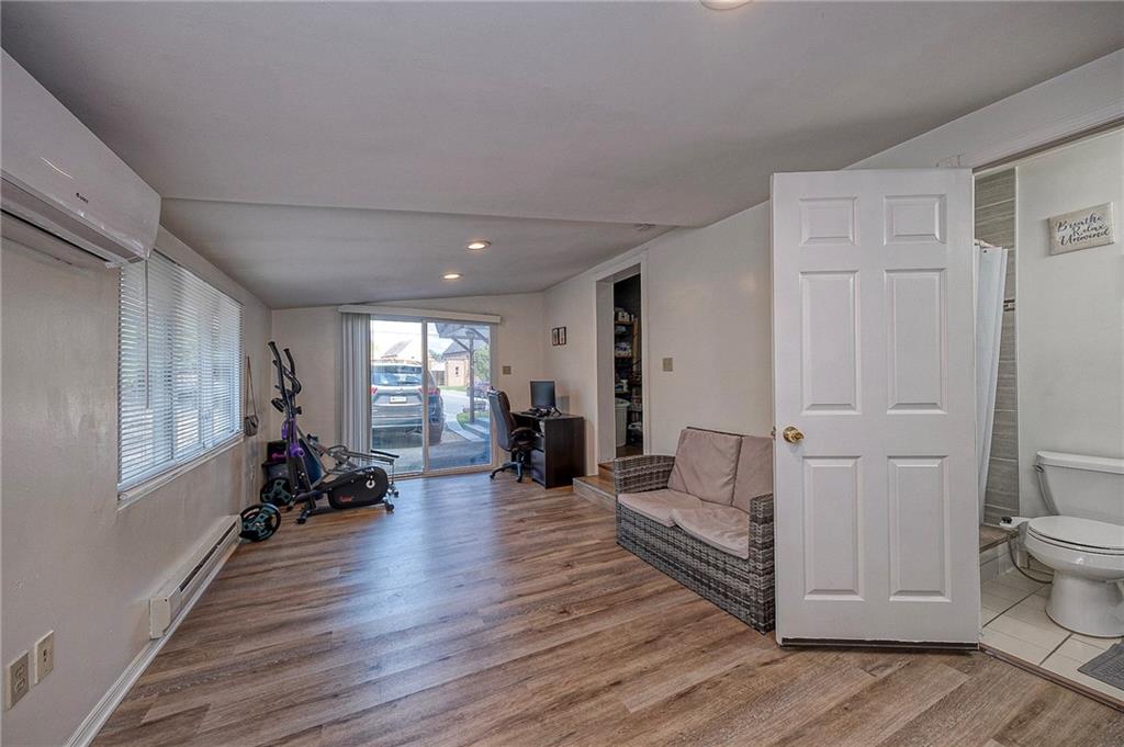 423 Walnut Street Pittsburgh, PA 15238 - Photo 13 of 41 Add'l living space withprivate bathroom