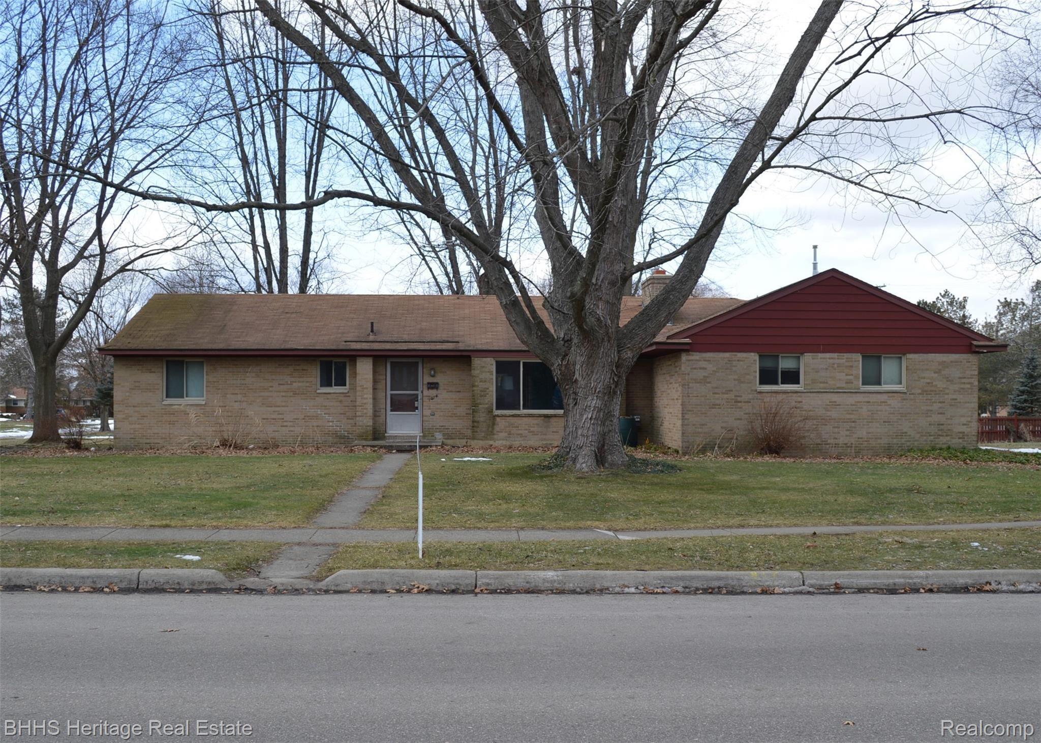 1214 Bower Street Howell, MI 48843 - Photo 1 of 79 DSC_1033-cropped.jpg