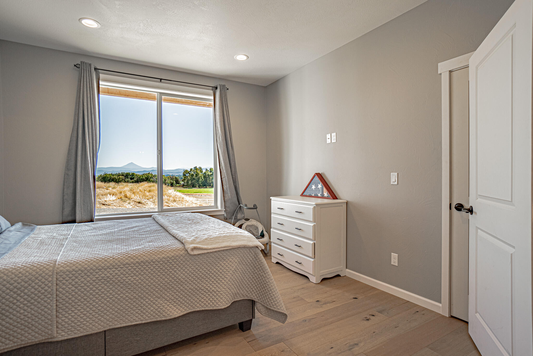 3808 Willow Springs Road Central Point, OR 97502 - Photo 20 of 27 DSC06372-HDR