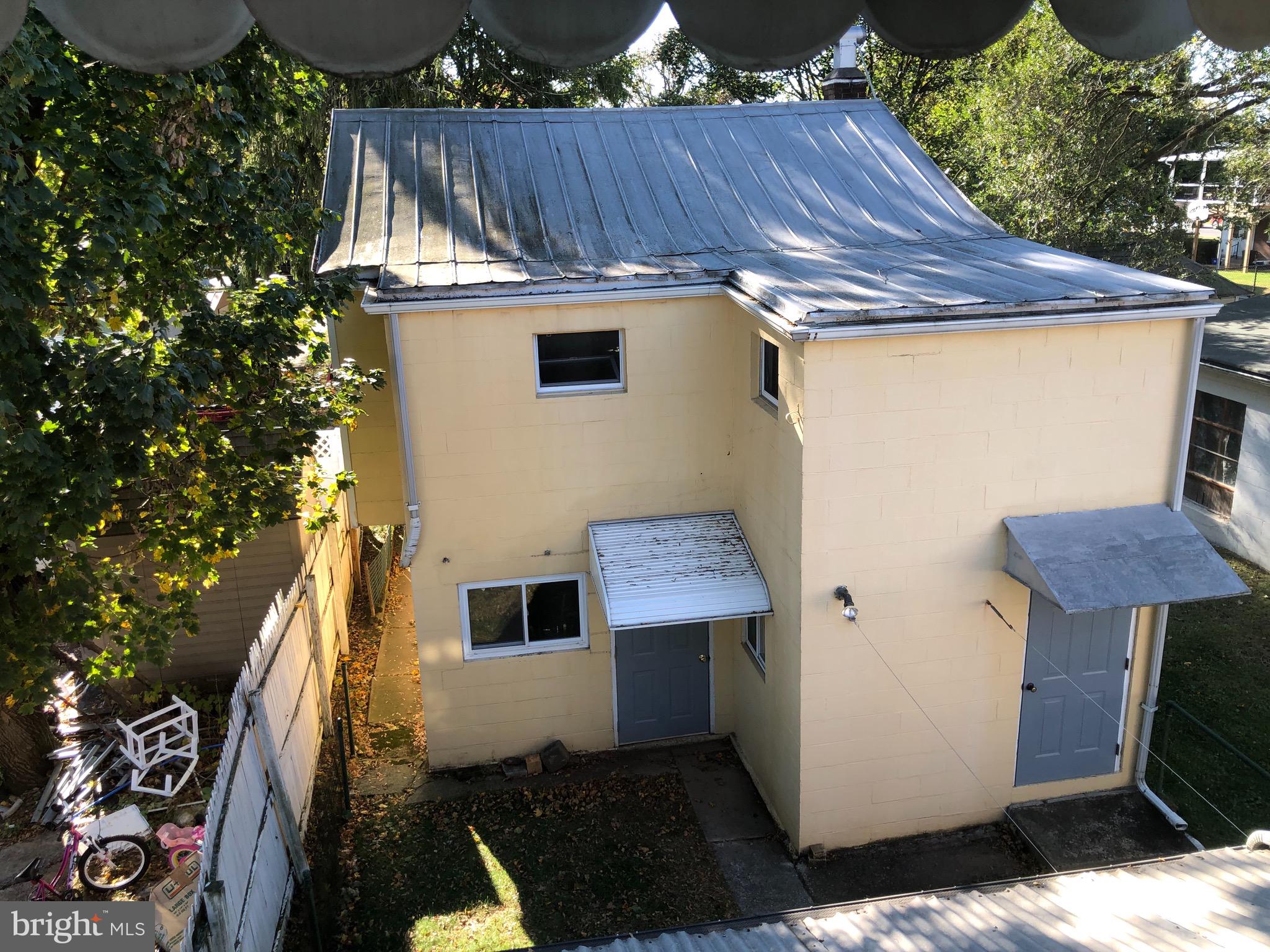 3326 Ridgeway Street Reading, PA 19605 - Photo 3 of 20 2 Story Garage out back, workshop possible !