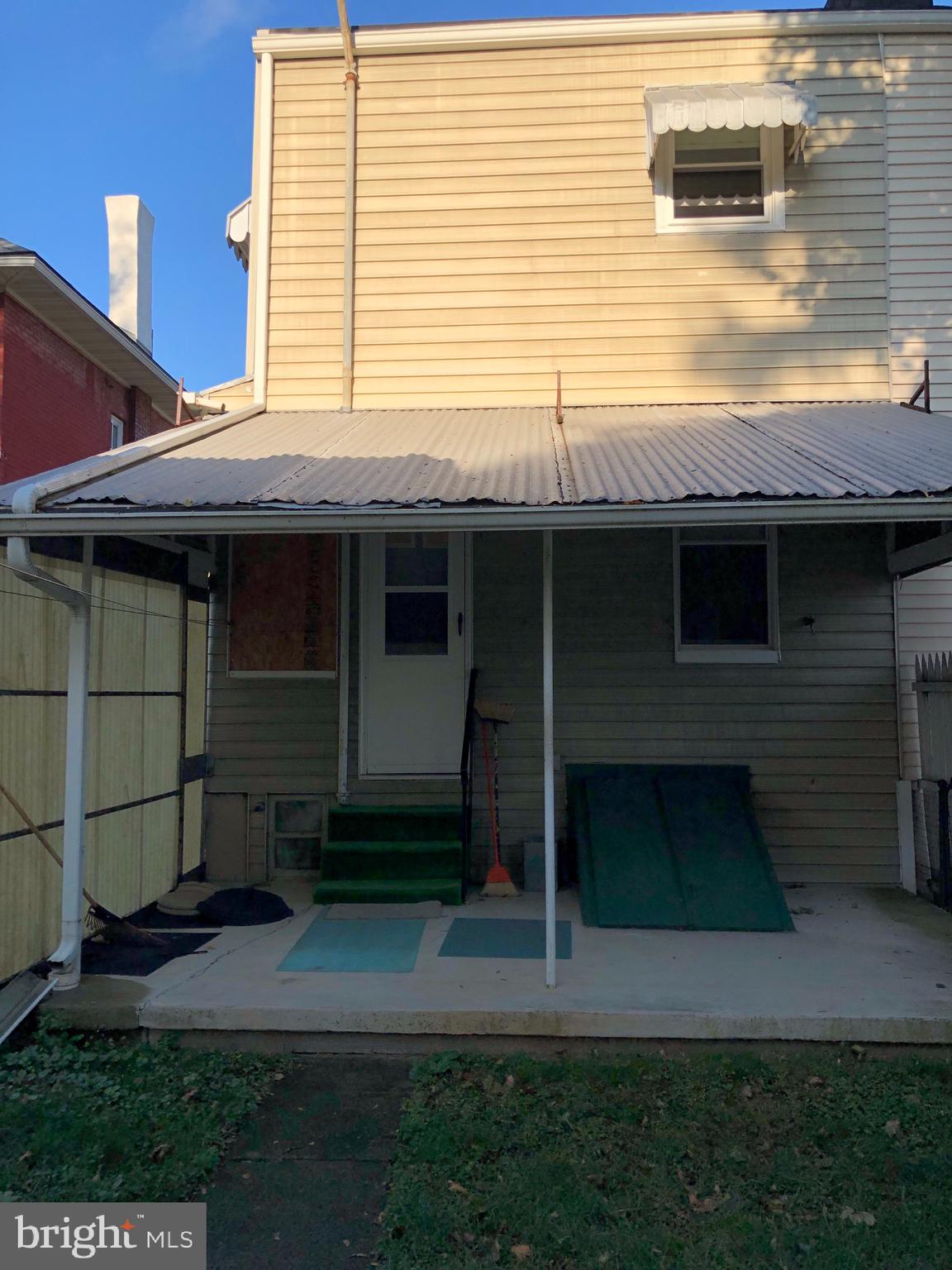 3326 Ridgeway Street Reading, PA 19605 - Photo 4 of 20 Covered Rear porch !