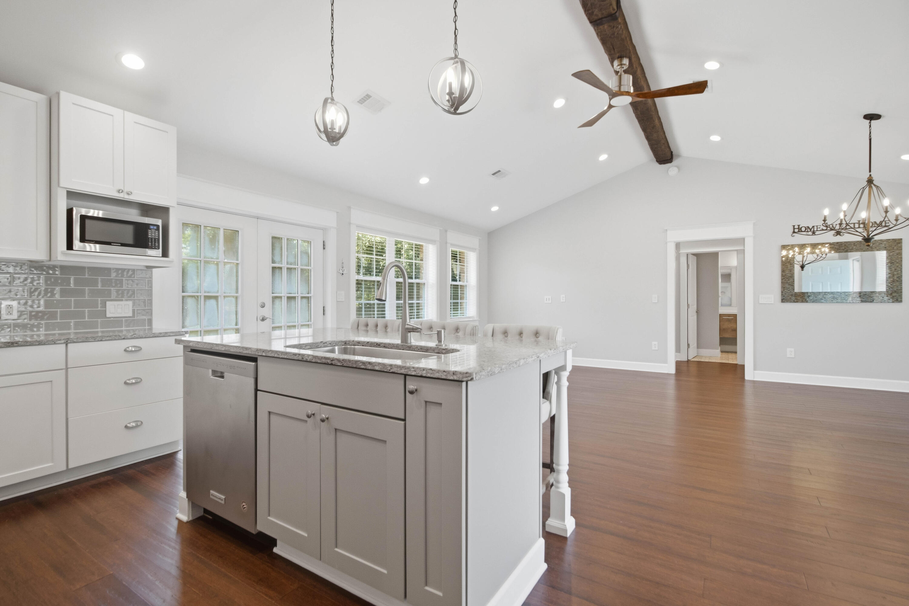 1084 Rosemead Road Mount Pleasant, SC 29464 - Photo 13 of 38