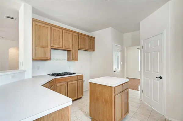 $2,300 | 1001 Clear Lake Lane, Leander, TX 78641