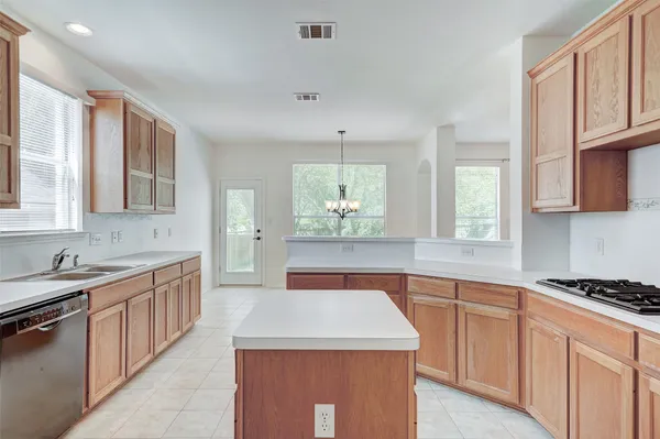 $2,300 | 1001 Clear Lake Lane, Leander, TX 78641