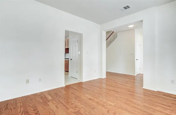 $2,300 | 1001 Clear Lake Lane, Leander, TX 78641