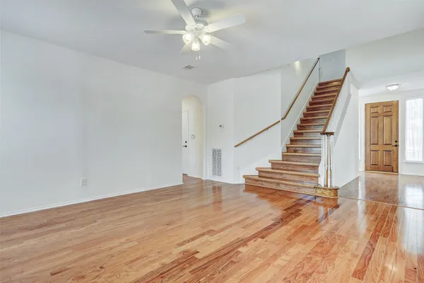 $2,300 | 1001 Clear Lake Lane, Leander, TX 78641